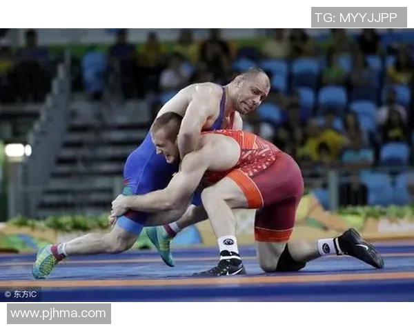 成都篮球队耐力变革引发热议探索新战术与训练理念的结合 成都篮球队耐力变革引发热议探索新战术与训练理念的结合