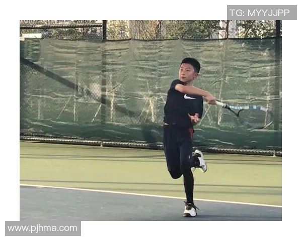 武汉网球队配合风格深度对比与战术解析 武汉网球队配合风格深度对比与战术解析