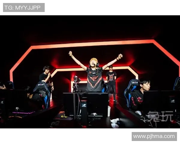 聚焦FPX战队个人能力分析与英雄联盟职业赛场表现探讨 聚焦FPX战队个人能力分析与英雄联盟职业赛场表现探讨