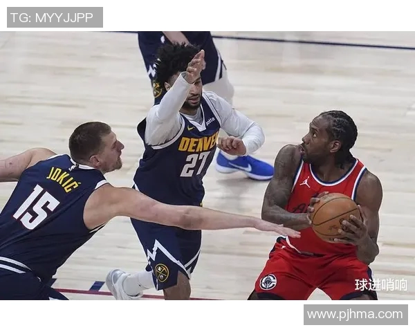 快船与勇士的巅峰对决揭示NBA季后赛的激烈竞争与精彩瞬间