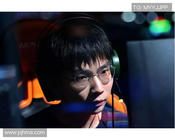 祝铭震：从青涩少年到电竞巨星的成长之路与奋斗历程
