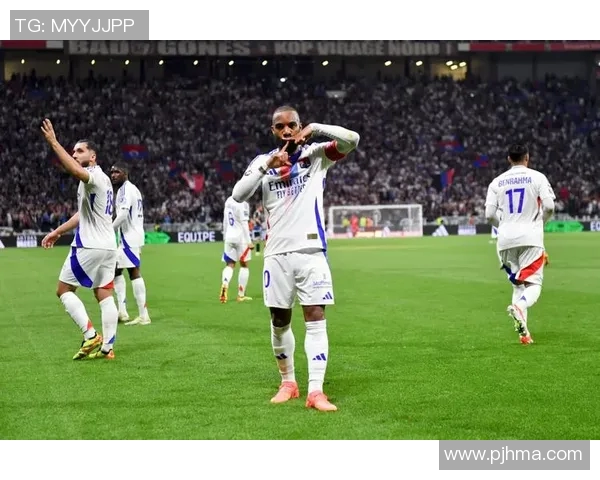 里昂与史特拉斯堡球队对决分析及赛季表现评估