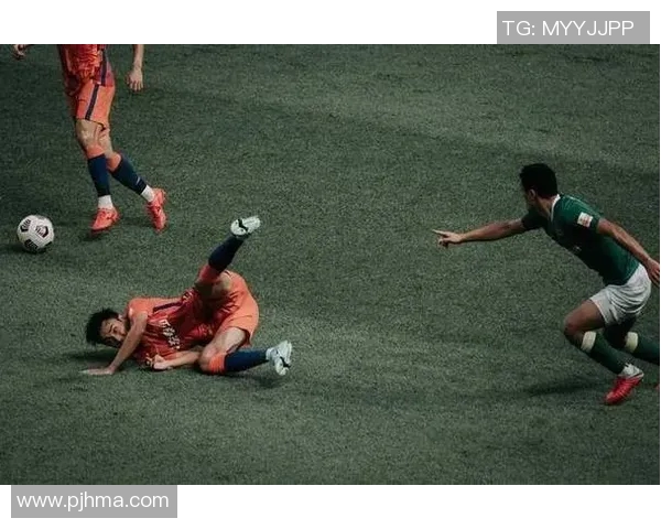 利雅得新月与吉达联合的巅峰对决展现沙特足球魅力与激情