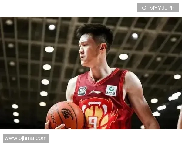 周鹏：从篮球场上的拼搏者到生活中的励志榜样之路